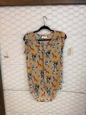 M·A·P·P Jeans Colorful Bird Print Sleeveless Chiffon Blouse